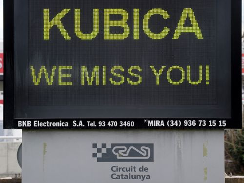 Kubica pēc kritiena atsvaidzina savainojumu