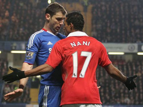 "Chelsea" gūst kaujiniecisku uzvaru pret "Manchester United"