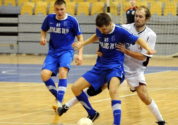 Telpu futbols: "Nikars" izcīna 19.uzvaru, "Jelgava-Monarch" - bronzas medaļas