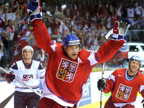 Jāgram hat trick, Čehija pārliecinoši iesoļo pusfinālā