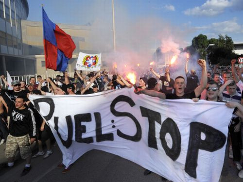 Lionas "Olympique" treneris vērsies tiesā pēc fanu izteiktajiem nāves draudiem