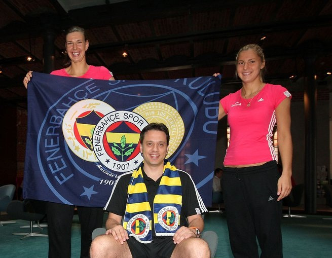 Elīna Babkina un Zane Tamane brauc uz Stambulu (+foto)