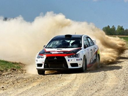 Feldmanis rallijā atgriežas ar ''Mitsubishi EVO X R4''