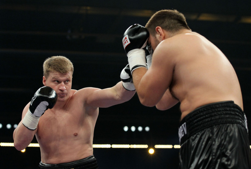 Povetkins izcīna WBA titulu, kārtējā uzvara Heleniusam (+video)