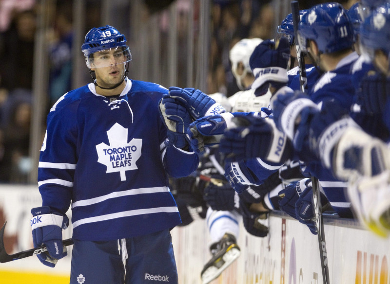 "Maple Leafs" pēcspēles metienos uzvar "Jets"