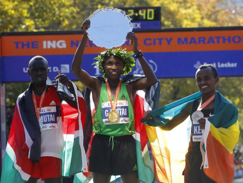 Ņujorkas maratonā ar jaunu trases rekordu uzvar Džefrijs Mutai