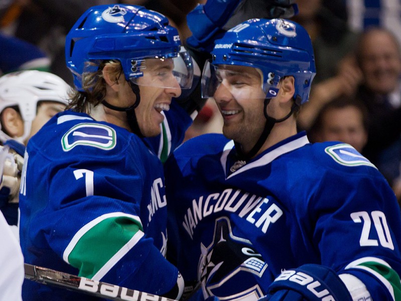 Būtam un Higinsam 1+2  "Canucks" uzvarā pār "Flames"