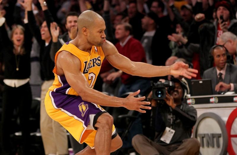 "Lakers" galotnē pieveic čempionus