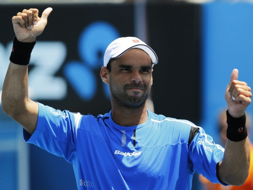 Falja izslēdz Fišu, Federers tiek tālāk bez cīņas