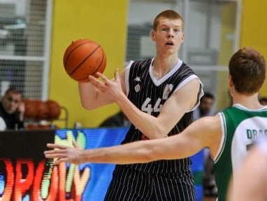 Strēlnieks zaudē otrajā pagarinājumā, Bertāns "Partizan" starta piecniekā, Muižnieks pirmais Polijā