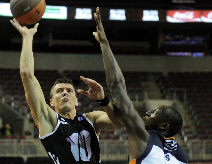 VEF iedzen "Gravelines" Lamanšā un turpina cīņu par "play-off"