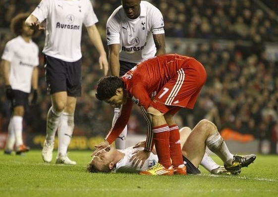 Rūnijs pirms "United" un "Liverpool" spēles: "Suaresam bija jāsaņem noraidījums"