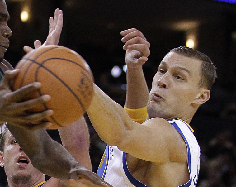 "Warriors" otrā uzvara pārbaudes spēlēs, Biedriņš atkal tukšā