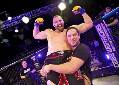 Andreas Kraniotakes Ukrainā uzveic Dmitriju Poberežetsu