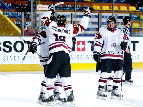 Latvijas U-18 izlasei vēsturisks panākums