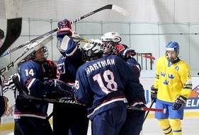 U-18 čempionātā triumfē ASV jaunie hokejisti; bronza Kanādai