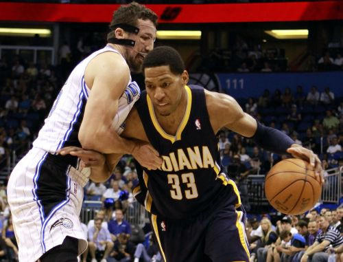 "Pacers" izsēj 19 punktu pārsvaru, tomēr uzvar pagarinājumā