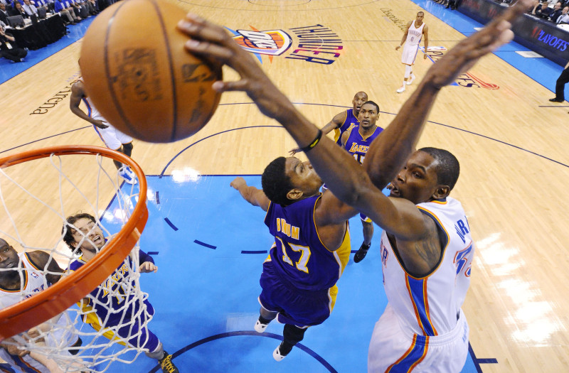 Rietumu pusfināla pirmajā spēlē "Thunder" neatstāj variantus "Lakers"
