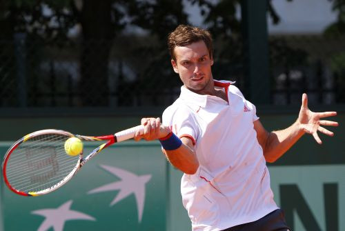 Gulbis centīsies gūt trešo uzvaru pār māla speciālistu Volandri