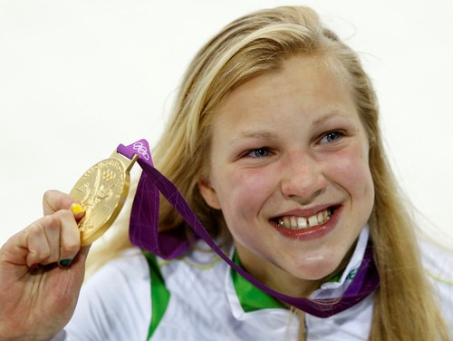 Rūta Meilutīte divreiz labo pasaules čempionāta rekordu 50 metros brasā