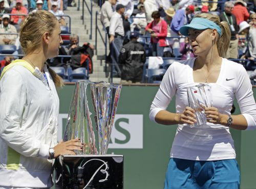 Azarenka un Šarapova kvalificējušās sezonas finālam