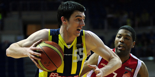 "Fenerbahce" uzbrucējs - Eirolīgas pirmās nedēļas MVP (+video)