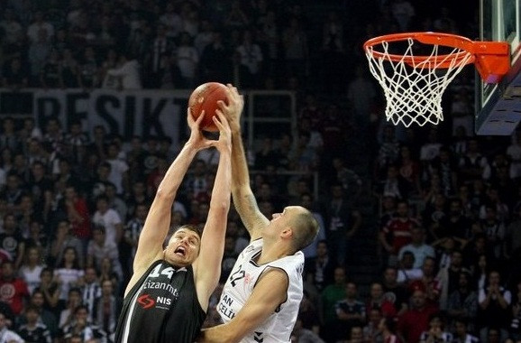 "Bešiktaš" izbraukumā grauj Vācijas čempionus, "Alba" atspēlējas pret "Chalon"