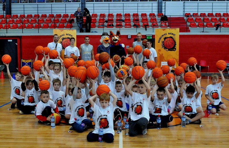 Basketbols aicina jaunos rēzekniešus