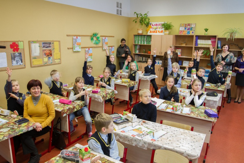 Kā 10 minūtēs izgatavot putnu barotavu