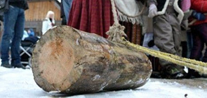 Ziemas Saulgrieži pārtrumpo pasaules galu jeb „Pasaules gala” svinības Ziemas Saulgriežos