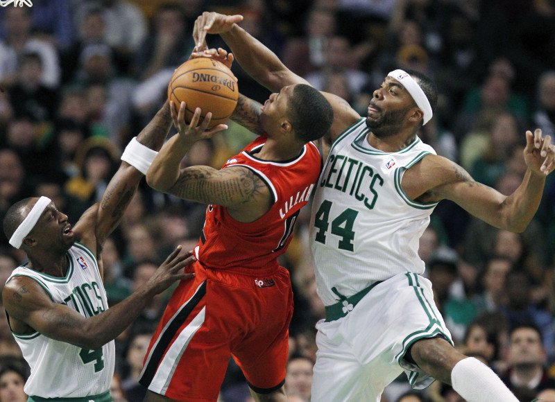 Vilkokss traumas dēļ nespēlēs mēnesi, "Celtics" pievienojas Varnado