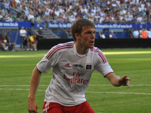 Rudņevs iznāk uz maiņu un gūst vārtus HSV pārliecinošā uzvarā