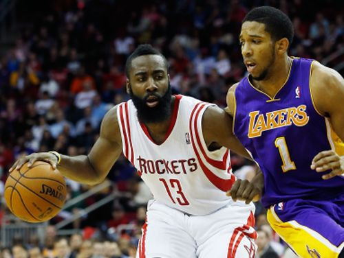 Savainojumu mocītā "Lakers" atzīst Hārdena un "Rockets" pārākumu