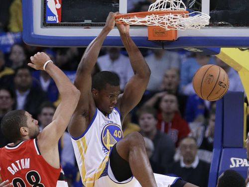 "Warriors" bez Biedriņa nosargā uzvaru mājās, "Thunder" sagrauj "Lakers"