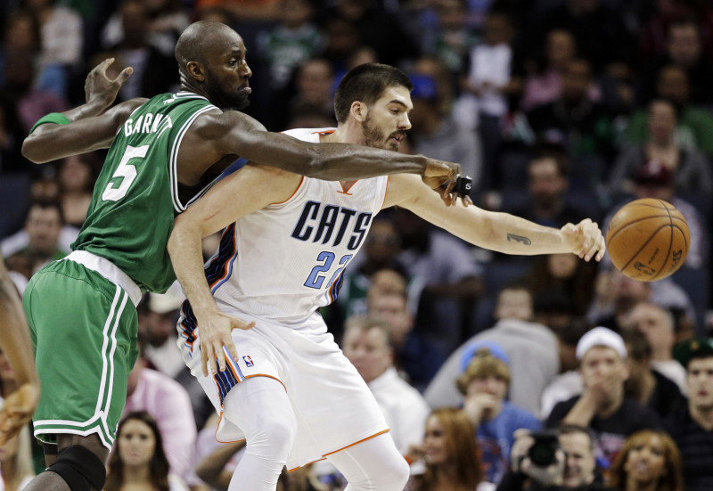 "Bobcats" aptur Bostonas uzvaru sēriju, "Nets" uzvar pagarinājumā