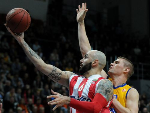 Kurtinaiša "Khimki" nenotur uzvaru pret "Olympiakos", Planiničam 13 piespēles