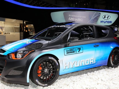 "Hyundai" komanda prezentē uzlabotu WRC auto