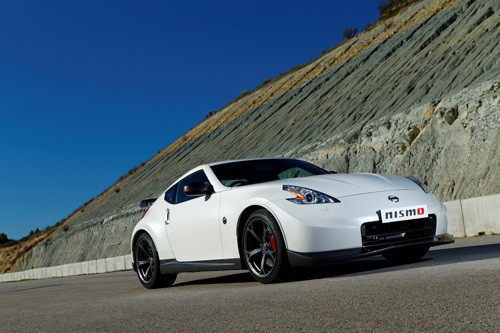Bridgestone Potenza S001 riepas gatavotas speciāli uzlabotajam Nissan 370Z Nismo