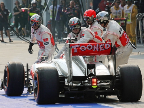 Batona pitstopa drāmas iemesls - cilvēciska kļūda