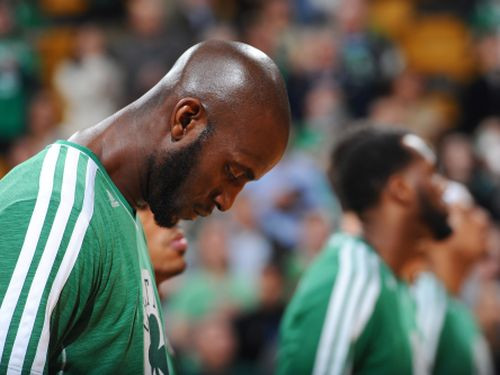 Bostonā atcelta NBA spēle starp "Celtics" un "Pacers"