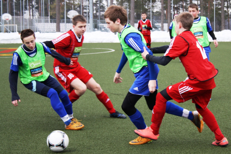 Talantīgākie U-14 futbolisti dosas uz futbola akadēmijas treniņnometni