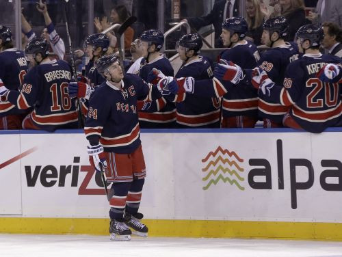 "Rangers" ar 4:1 sagrauj "Devils" izredzes iekļūt izslēgšanas spēlēs