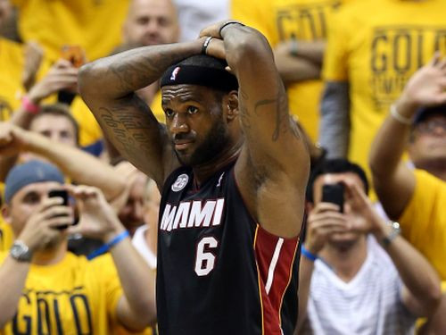 Lebrons Džeimss atzīst simulēšanu kā efektīvu stratēģiju