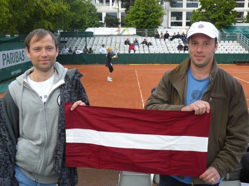 Diena "Roland Garros" kortos kopā ar latviešu tenisa faniem
