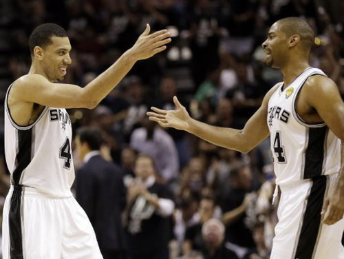 "Spurs" trāpa 16 tālmetienus un ar +36 sagrauj "Heat"