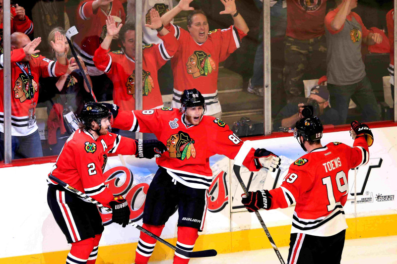 "Blackhawks" nonāk uzvaras attālumā no Stenlija kausa