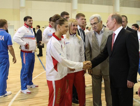 Putins: "Strādājam ar SOK locekļiem, lai cīņa paliktu olimpiskajās spēlēs"