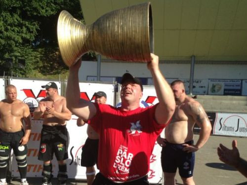 Didzis Zariņš iegūst 2013. gada Latvijas spēkavīru čempiona titulu
