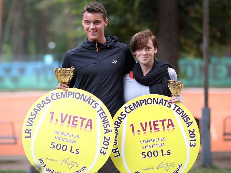 M. Podžus un Irbe - Latvijas tenisa čempionāta uzvarētāji