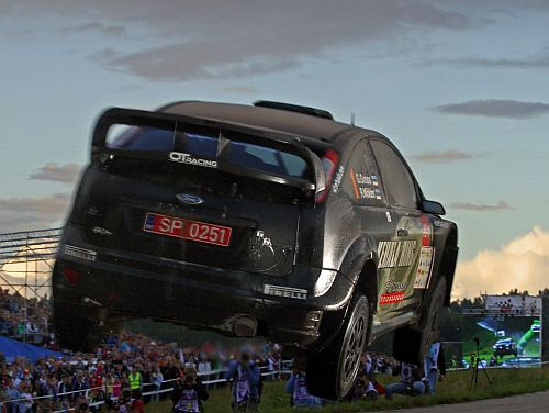 Kurzemes rallija putekļos pēc pirmās dienas līderis Gross ar WRC auto